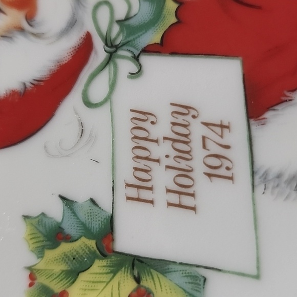 Vintage Christmas Plate with Santa and Child. 1974. Goebel. - Picture 2 of 6